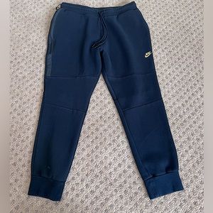 Nike Men’s Black Joggers with gold logo XXL